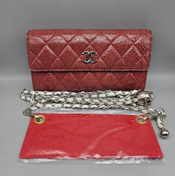❤️CHANEL Authentic Patent Leather Wallet/Clutch ❤️ - Picture 10 of 17
